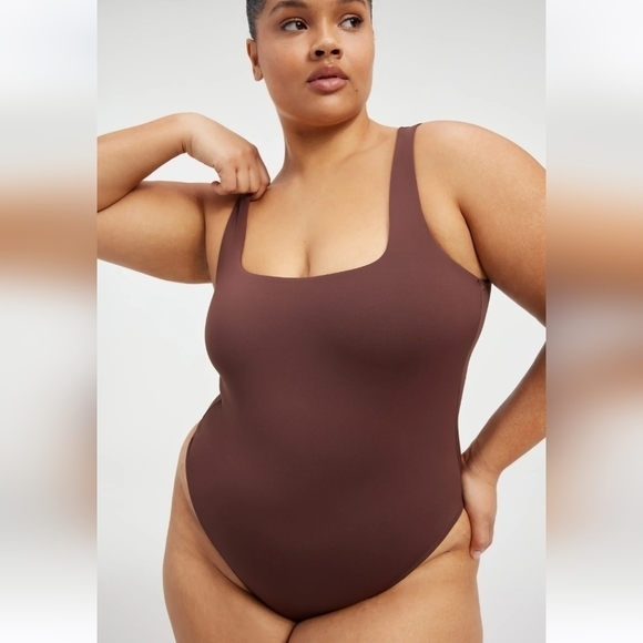 Good American Tops - Good American Scuba Modern Tank Bodysuit in Light Mocha-Size 5 (2XL)
